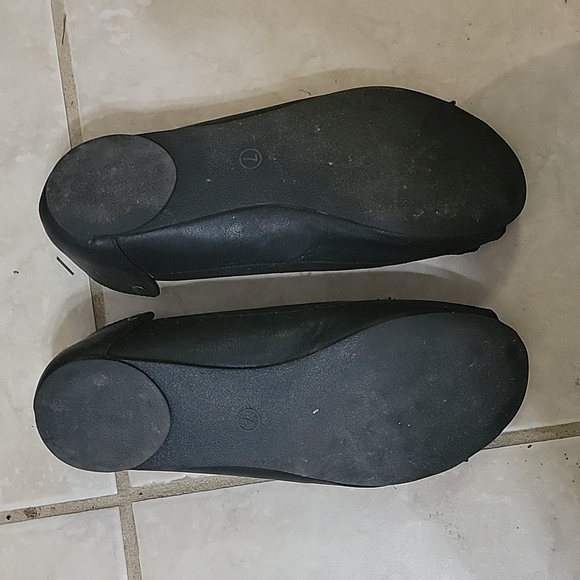 Flats - Picture 2 of 2